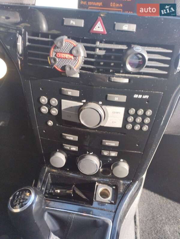 Универсал Opel Astra 2010 в Львове