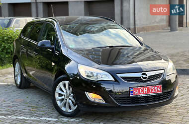Універсал Opel Astra 2012 в Івано-Франківську