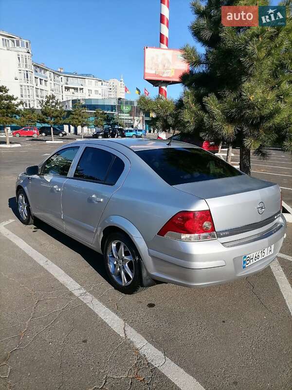 Седан Opel Astra 2008 в 