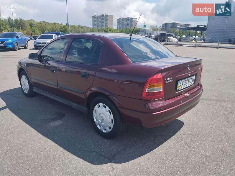 Седан Opel Astra 2007 в Киеве
