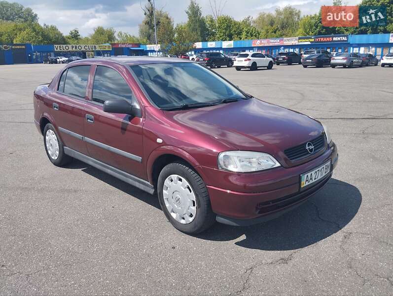 Седан Opel Astra 2007 в Киеве