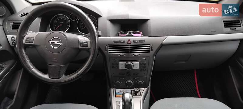 Хетчбек Opel Astra 2006 в Івано-Франківську