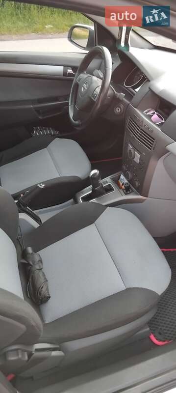 Хетчбек Opel Astra 2006 в Івано-Франківську