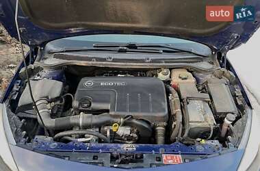 Универсал Opel Astra 2012 в 