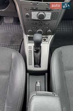 Універсал Opel Astra 2005 в 