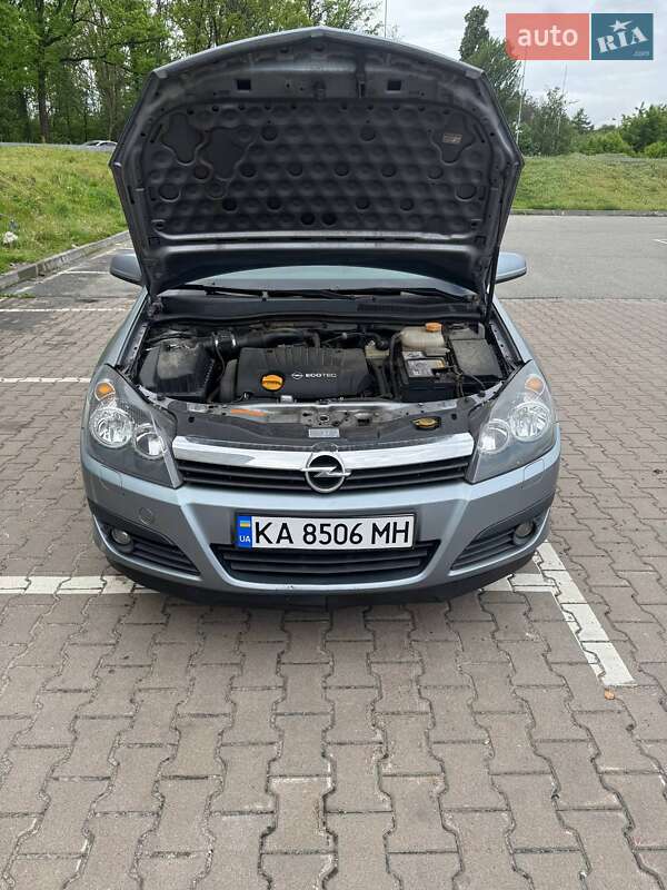 Универсал Opel Astra 2005 в Киеве