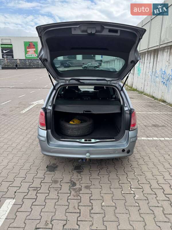 Универсал Opel Astra 2005 в Киеве