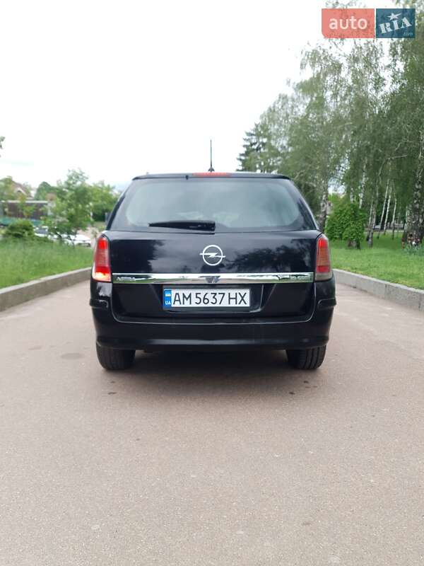 Універсал Opel Astra 2006 в Житомирі