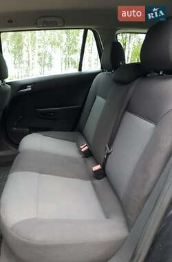Универсал Opel Astra 2006 в 