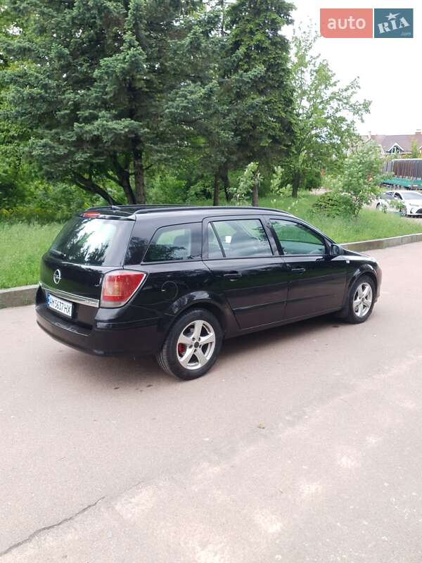 Універсал Opel Astra 2006 в Житомирі