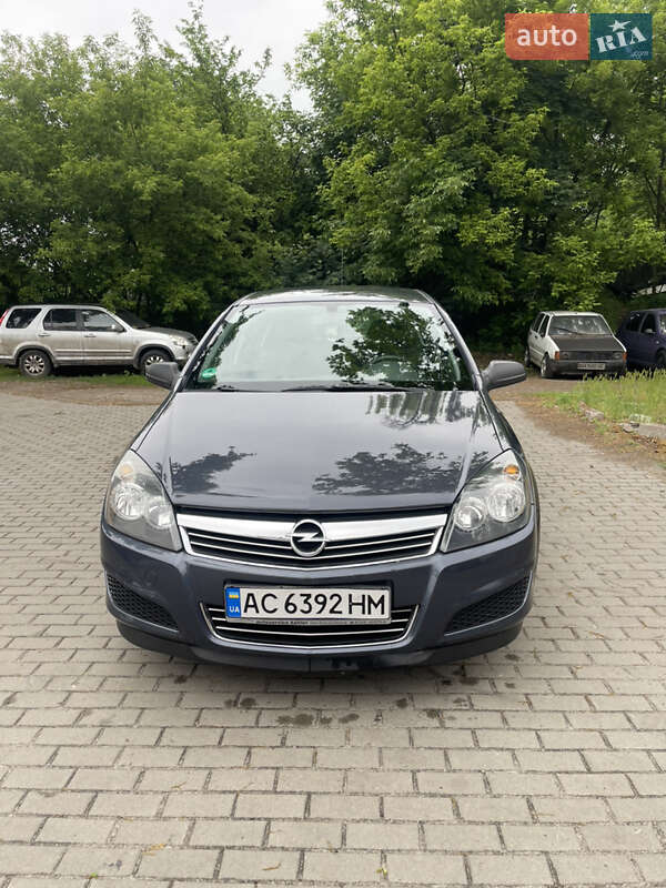 Хэтчбек Opel Astra 2009 в 
