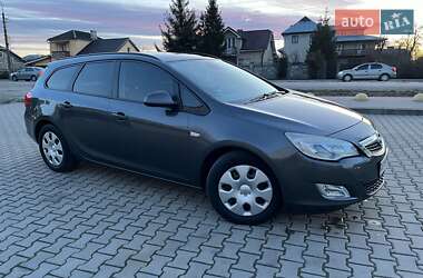 Универсал Opel Astra 2011 в Галиче