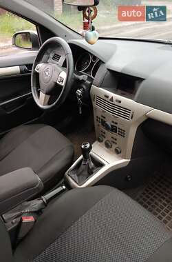 Универсал Opel Astra 2007 в 