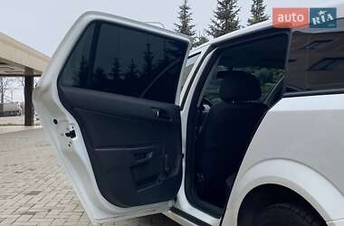 Универсал Opel Astra 2012 в 