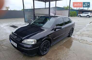 Седан Opel Astra 2006 в 