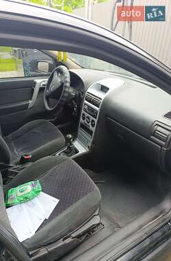 Седан Opel Astra 2006 в 