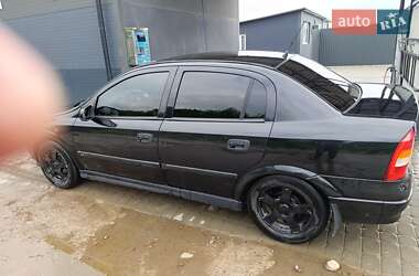 Седан Opel Astra 2006 в 