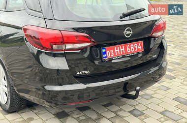 Универсал Opel Astra 2017 в 