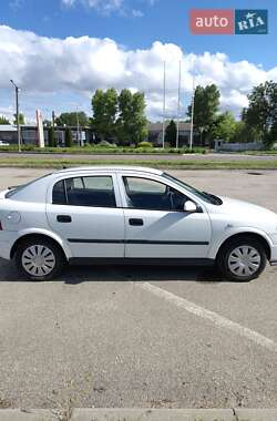 Хетчбек Opel Astra 2003 в 