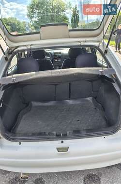 Хетчбек Opel Astra 2003 в 