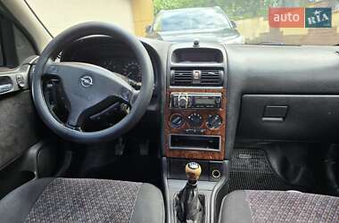 Седан Opel Astra 2000 в 