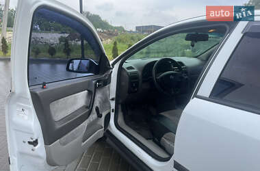 Хетчбек Opel Astra 2001 в 