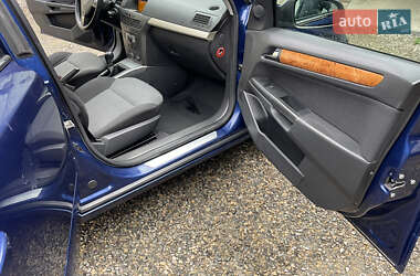 Универсал Opel Astra 2005 в 