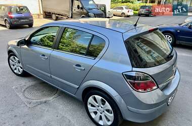 Хэтчбек Opel Astra 2009 в 