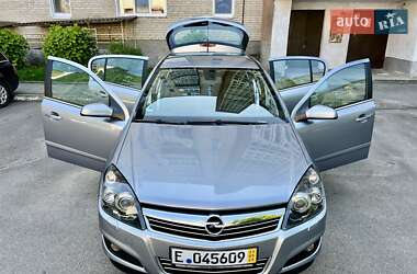 Хэтчбек Opel Astra 2009 в 