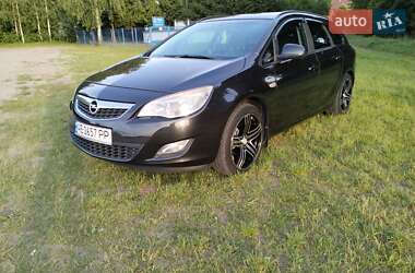 Універсал Opel Astra 2012 в Дніпрі