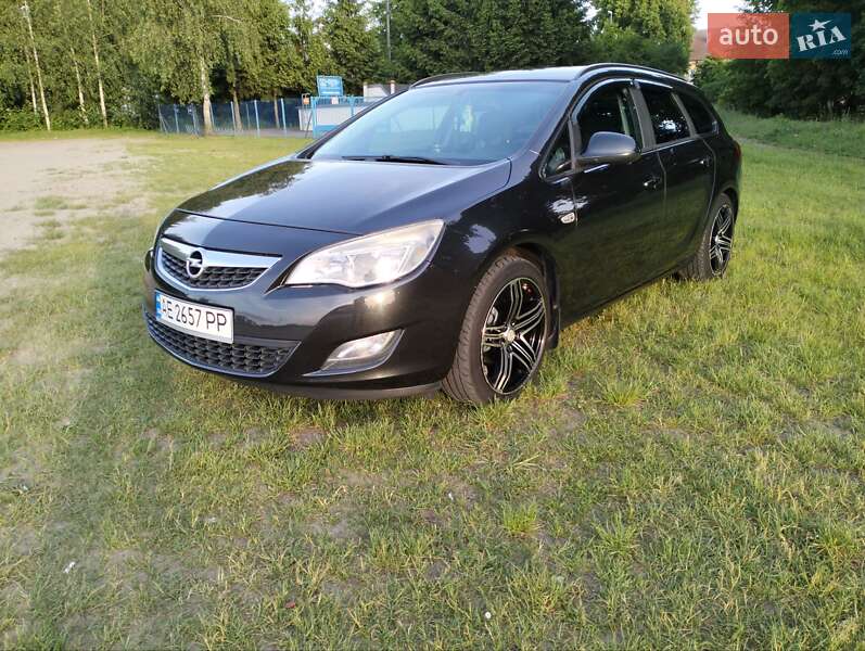 Универсал Opel Astra 2012 в Днепре