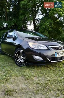 Универсал Opel Astra 2012 в Днепре