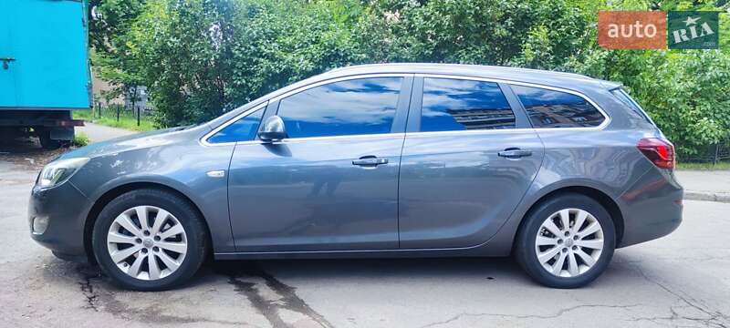 Универсал Opel Astra 2011 в Киеве