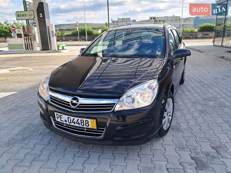 Универсал Opel Astra 2008 в Могилев-Подольске