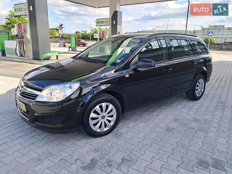 Универсал Opel Astra 2008 в Могилев-Подольске
