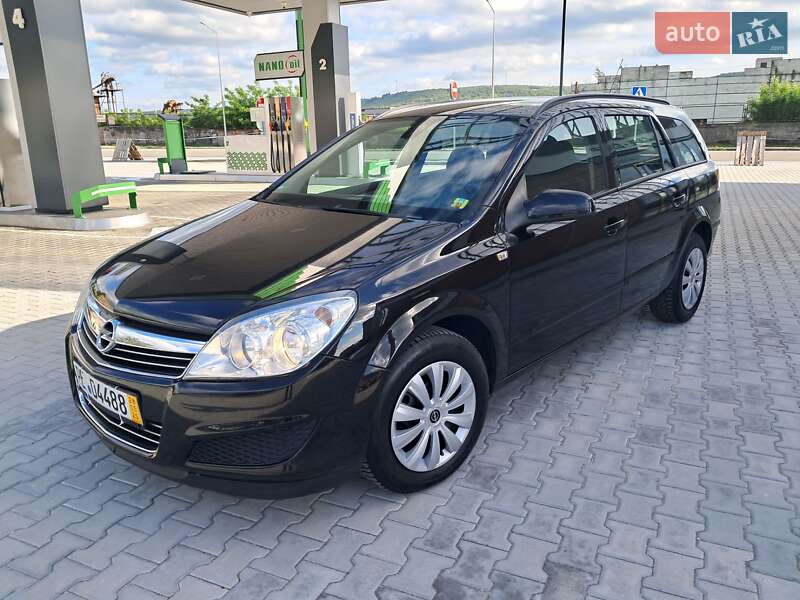 Универсал Opel Astra 2008 в Могилев-Подольске
