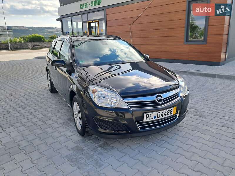 Универсал Opel Astra 2008 в Могилев-Подольске