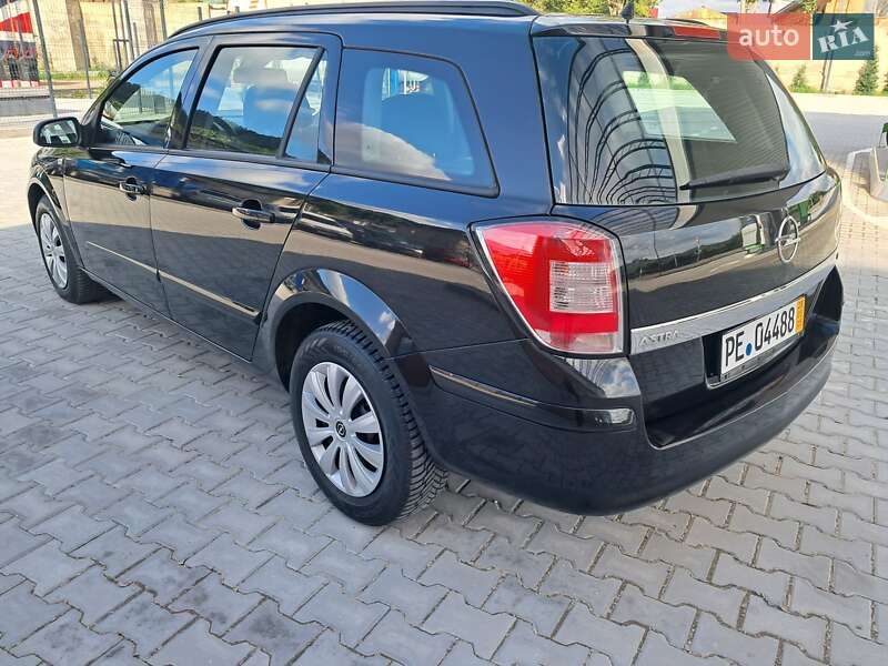 Универсал Opel Astra 2008 в Могилев-Подольске