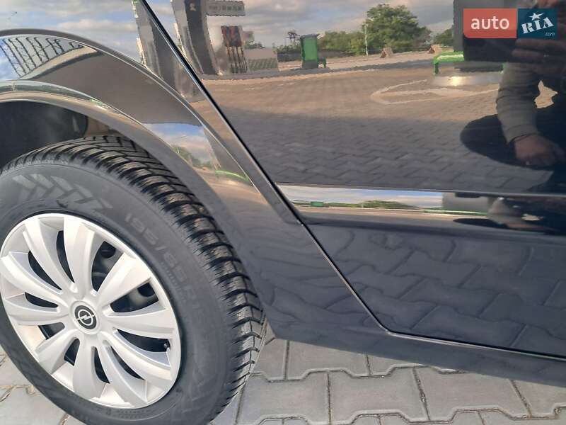 Универсал Opel Astra 2008 в Могилев-Подольске