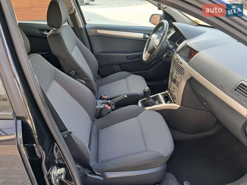 Универсал Opel Astra 2008 в Могилев-Подольске
