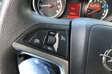 Хэтчбек Opel Astra 2011 в 