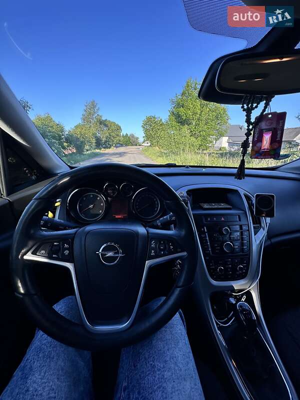 Універсал Opel Astra 2013 в Рожнятові