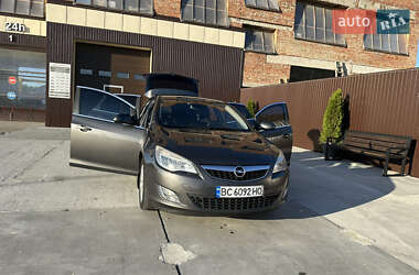 Хэтчбек Opel Astra 2010 в 