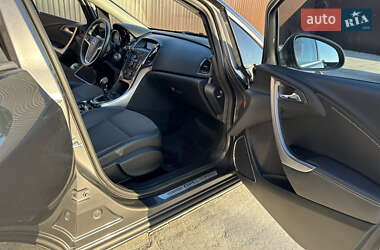 Хэтчбек Opel Astra 2010 в 