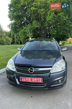 Универсал Opel Astra 2010 в Ровно