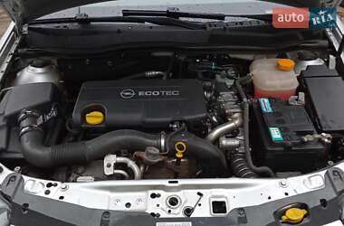 Хэтчбек Opel Astra 2012 в 