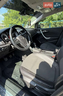 Хэтчбек Opel Astra 2011 в 