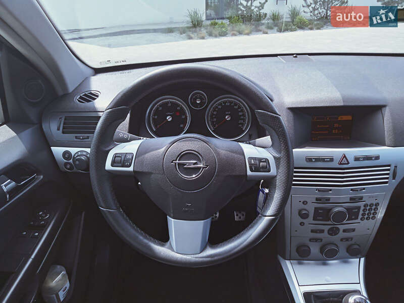 Хэтчбек Opel Astra 2007 в Луцке