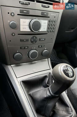 Универсал Opel Astra 2007 в 