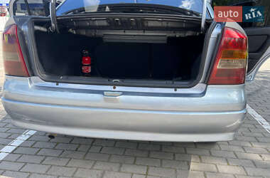 Седан Opel Astra 2003 в 